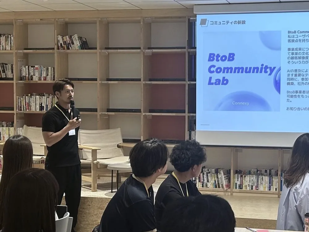 BCLの会場で、参加者に向けて話す千葉 信明